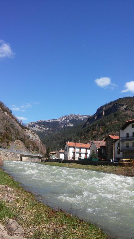Kapel Etxea Hotel Urzainqui Luaran gambar